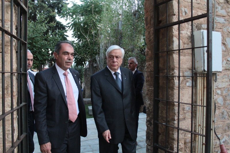 Για πρώτη φορά πρόεδρος της Δημοκρατίας τίμησε το Μπλόκο της Κοκκινιάς [εικόνες] | iefimerida.gr 4