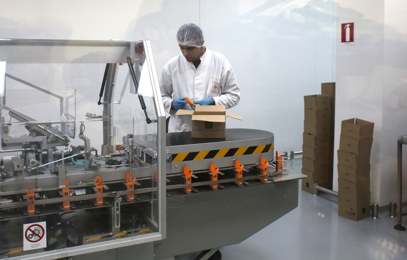 Παυλόπουλος: Να δώσουμε ευκαιρίες στη νέα γενιά -Επίσκεψη στην «APIVITA» [εικόνες] | iefimerida.gr 3