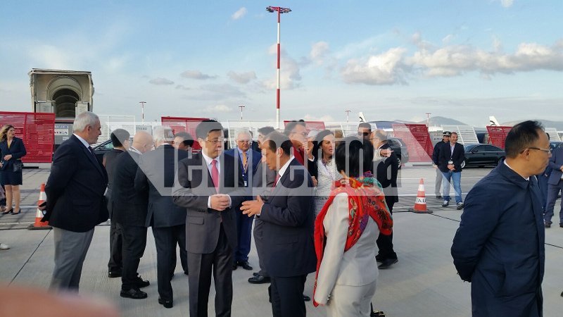 H παρθενική απευθείας πτήση από Πεκίνο για Αθήνα-Η Μπαζιάνα η πρώτη που αποβιβάστηκε [εικόνες] | iefimerida.gr 16