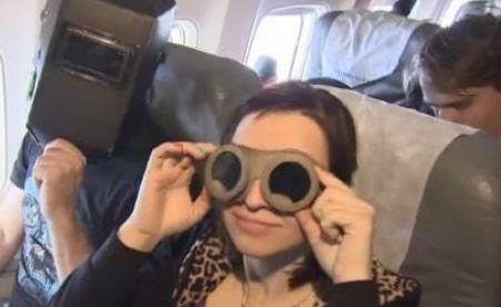 Κόβει την ανάσα: Παρακολούθησαν την έκλειψη ηλίου από αεροπλάνο [βίντεο] | iefimerida.gr 0