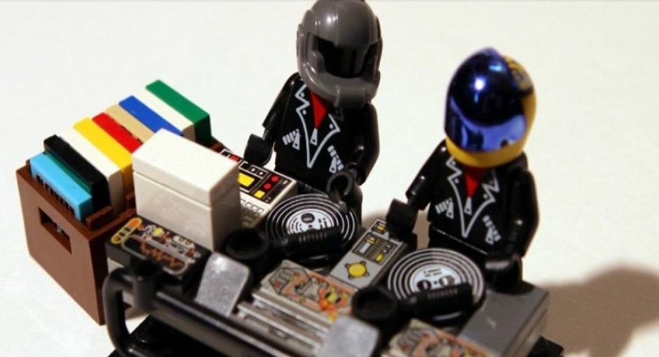 Οι Daft Punk έγιναν φιγούρες Lego με την υπογραφή Αμερικάνου καλλιτέχνη [εικόνα] | iefimerida.gr 0