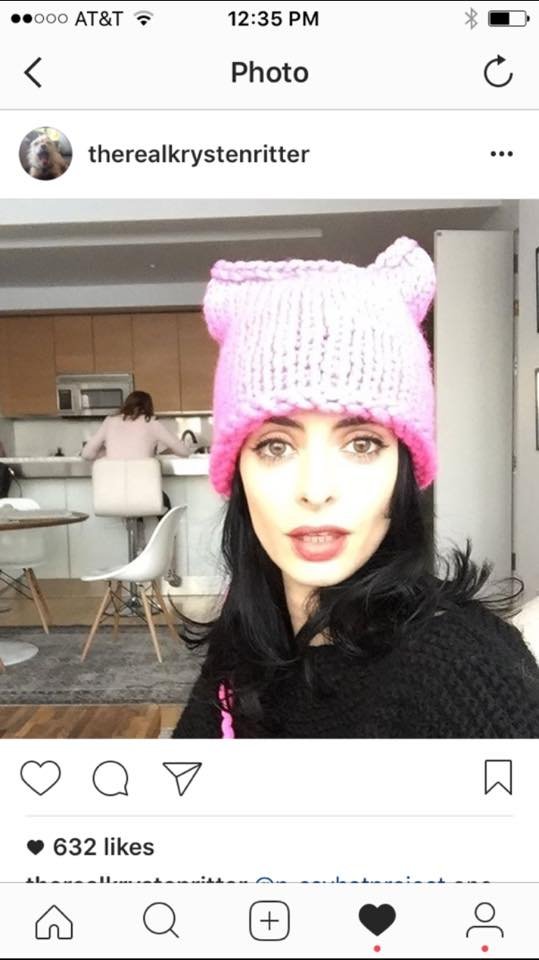 Pussyhat project: Πώς ένα ροζ σκουφάκι έγινε σήμα διαμαρτυρίας κατά του Τραμπ [εικόνες] | iefimerida.gr 4