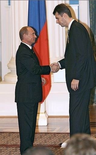 Αυτός είναι ολιγάρχης Πρόχοροφ που θέλει να εκθρονίσει τον «τσάρο» Πούτιν | iefimerida.gr 0