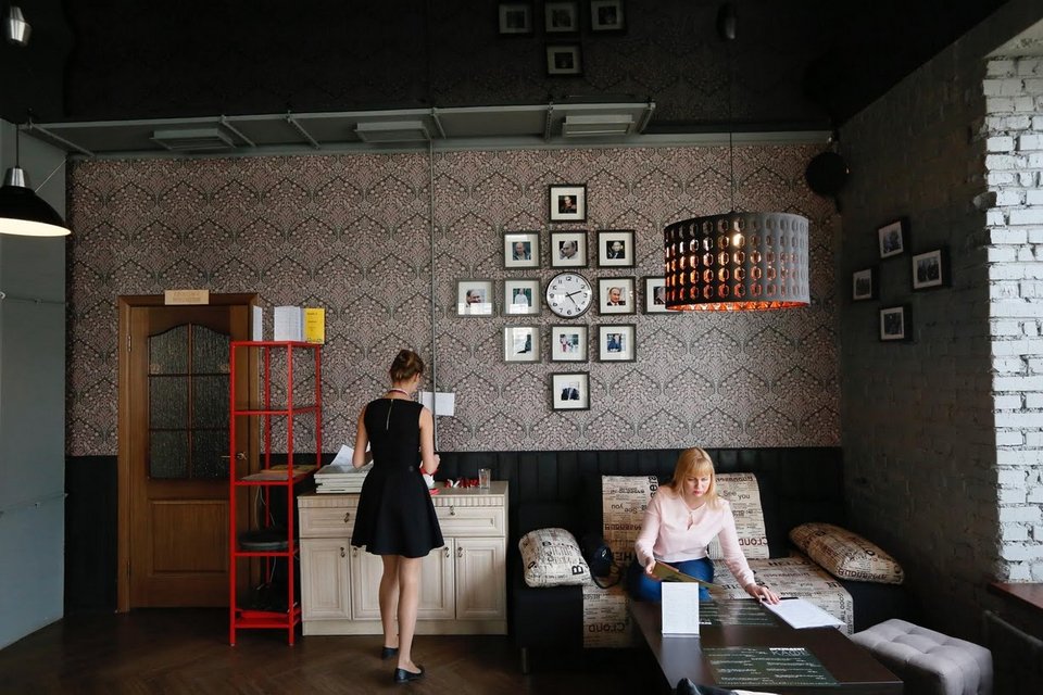 Ενα καφέ μόνο για οπαδούς του Πούτιν [εικόνες] | iefimerida.gr 1