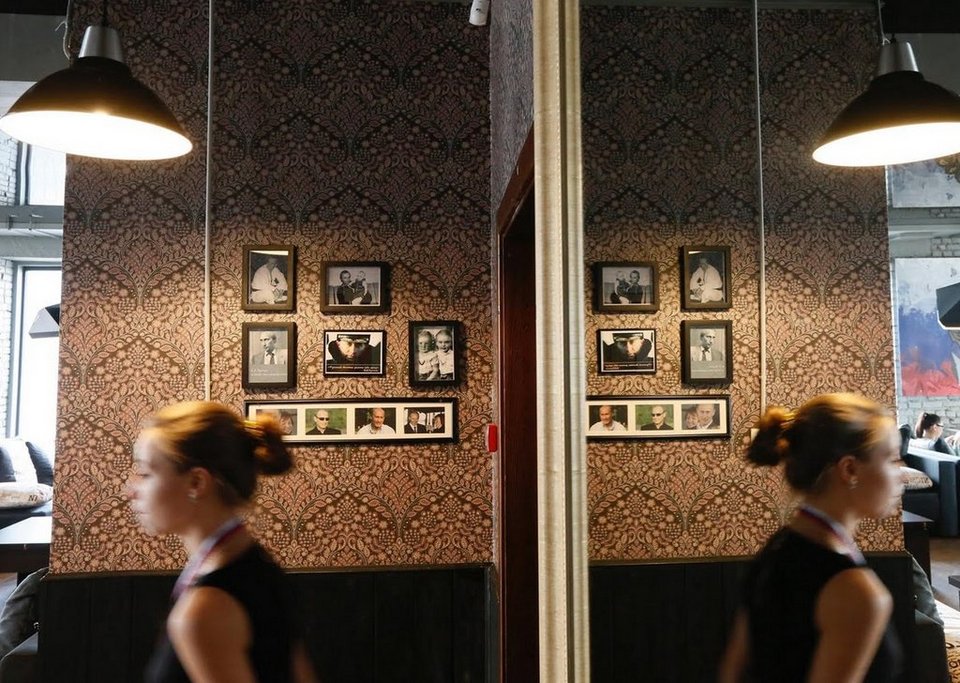 Ενα καφέ μόνο για οπαδούς του Πούτιν [εικόνες] | iefimerida.gr 8