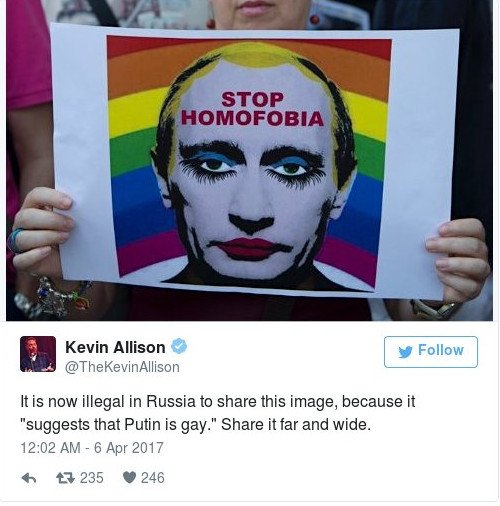 Απαγορεύτηκε στη Ρωσία αυτή η εικόνα -Δείχνει τον Πούτιν βαμμένο και gay [εικόνες] | iefimerida.gr 1