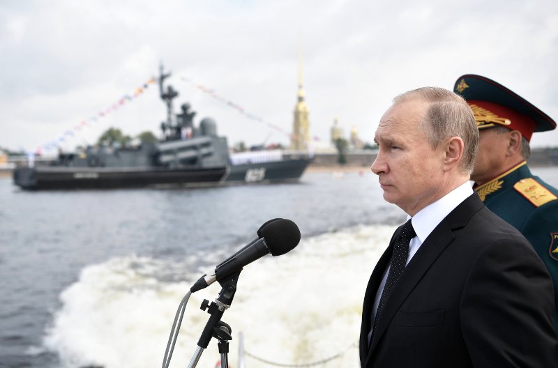 ΗΠΑ-Κίνα-Ρωσία συγκρίνουν τους στρατούς τους -Μπρα ντε φερ με μεγαλειώδεις παρελάσεις [εικόνες & βίντεο] | iefimerida.gr 15