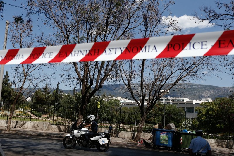 Οι ετοιμασίες για τον Πούτιν - Το κόκκινο χαλί στο Μαξίμου, οι εύζωνες, τα μέτρα της Τροχαίας [εικόνες] | iefimerida.gr 3