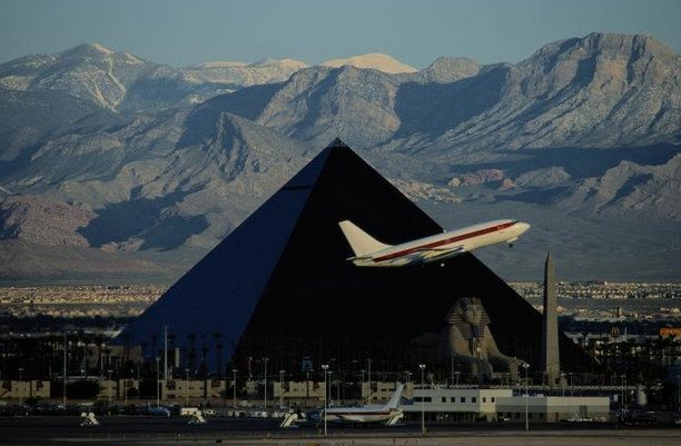 Από την Αίγυπτο στο Λας Βέγκας: Οι διασημότερες πυραμίδες του κόσμου [εικόνες] | iefimerida.gr 1