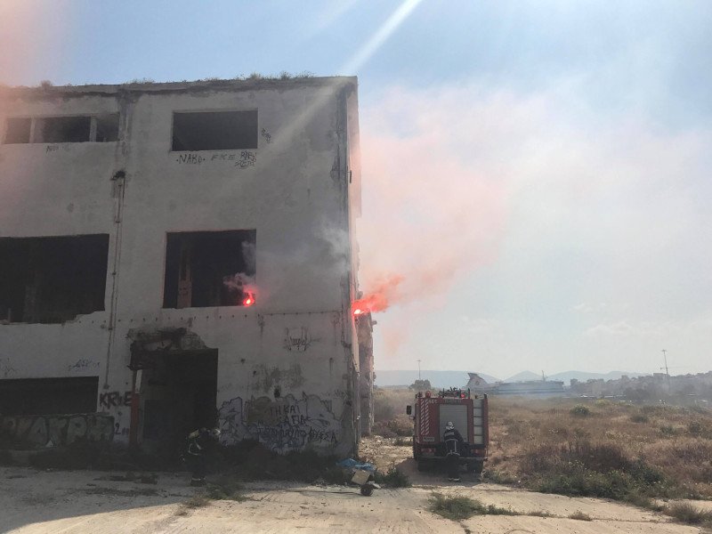 Μεγάλη άσκηση της Πυροσβεστικής για σεισμό- Σε εργοστάσιο στη Δραπετσώνα [εικόνες & βίντεο] | iefimerida.gr 1