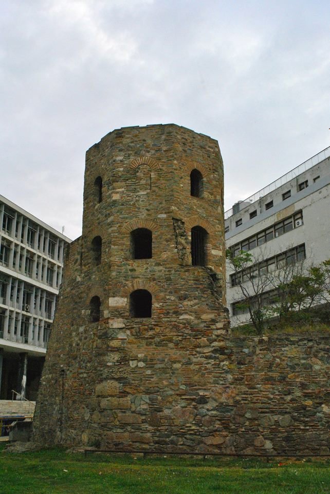 Περιήγηση στους Πύργους της Θεσσαλονίκης: Από τον Λευκό μέχρι το Τοπ Χανέ [εικόνες]  | iefimerida.gr 0