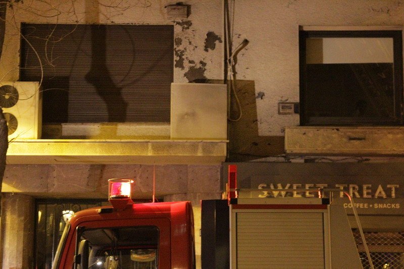 Φωτιά σε κτίριο στην Ακαδημίας -Εβαλαν γκαζάκια στον Οικοδομικό Συνεταιρισμό βουλευτών [βίντεο] | iefimerida.gr 0