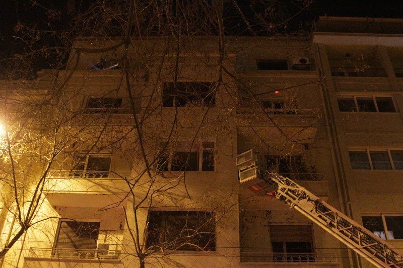 Φωτιά σε κτίριο στην Ακαδημίας -Εβαλαν γκαζάκια στον Οικοδομικό Συνεταιρισμό βουλευτών [βίντεο] | iefimerida.gr 3
