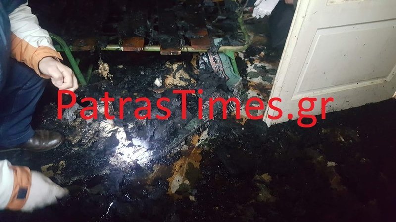 Στάχτες και αποκαΐδια στο σπίτι του 79χρονου / Φωτογραφία: PatrasTimes