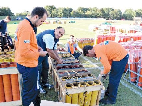 Ποια ήταν η βιοτεχνία πυροτεχνημάτων στο Ζευγολατιό Κορινθίας που τινάχθηκε στον αέρα [εικόνες] | iefimerida.gr 1