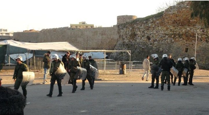 Χίος: Επεισόδια μεταξύ προσφύγων με 8 τραυματίες στη Σούδα -Πυροβόλησε στον αέρα ιδιοκτήτης καφενείου [βίντεο] | iefimerida.gr 2