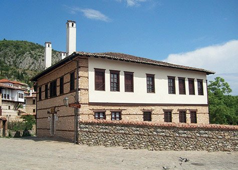 Τα θαυμαστά αρχοντικά της Καστοριάς από το 1700 [εικόνες] | iefimerida.gr 4