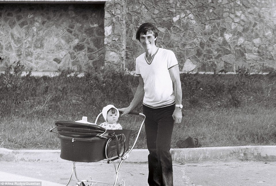 Επιστροφή στο «μολυσμένο παράδεισο» -  Το οδοιπορικό μιας φωτογράφου στο σπίτι της στο Τσέρνομπιλ [εικόνες]  | iefimerida.gr 8