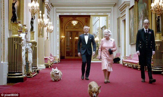 Ο πρίγκιπας Χάρι κηπουρός σε ταινία μικρού μήκους [εικόνες & βίντεο] | iefimerida.gr 0