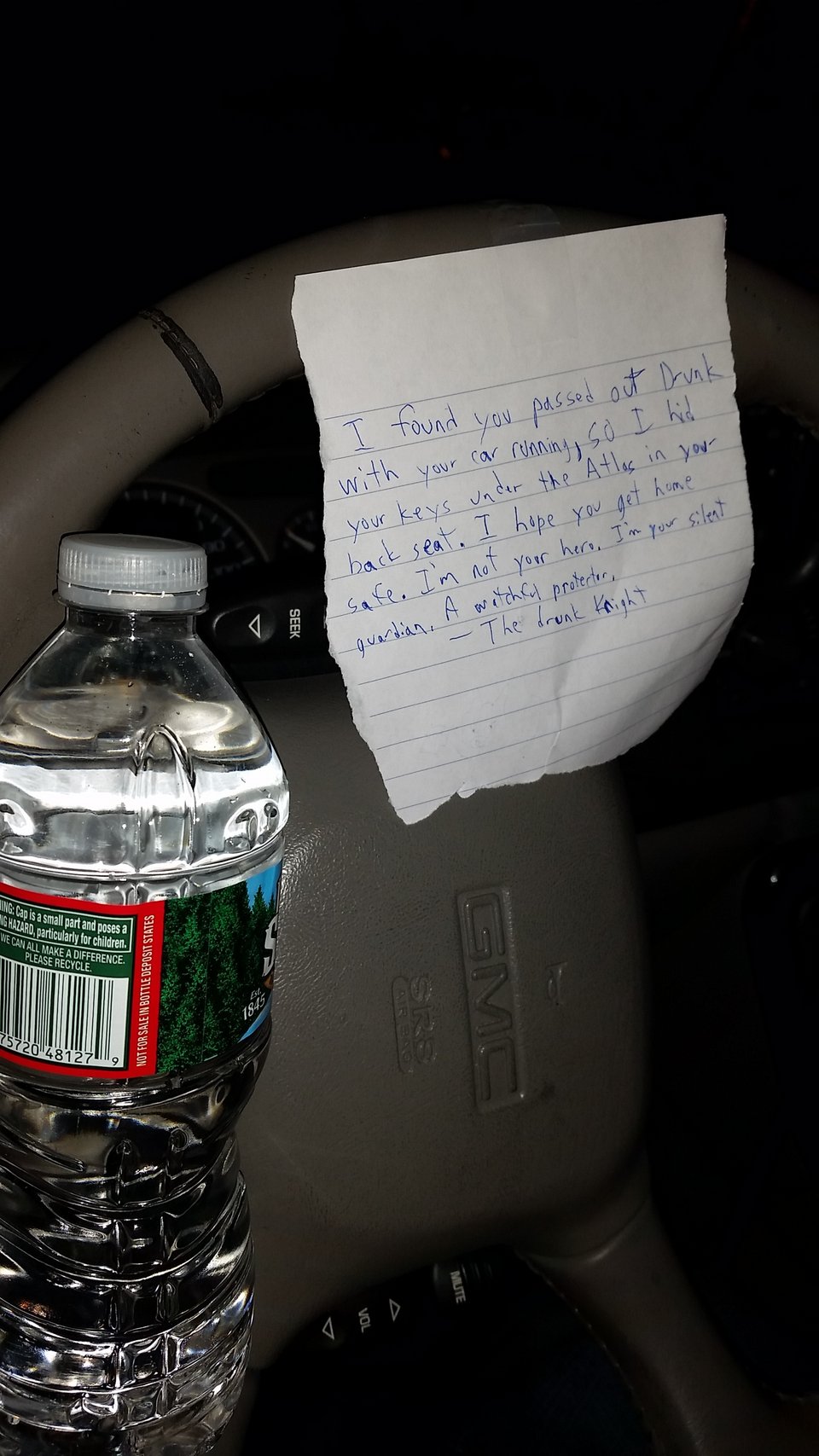 Το απίθανο σημείωμα που βρήκε μεθυσμένος οδηγός που κοιμήθηκε στο αμάξι του [εικόνα] | iefimerida.gr 0