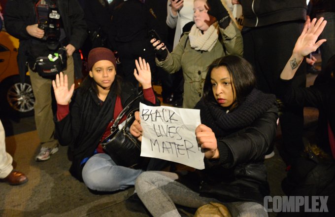 Νέα Υόρκη: Επεισόδια και συλλήψεις για την αθώωση αστυνομικού που στραγγάλισε Αφροαμερικανό [εικόνες & βίντεο] | iefimerida.gr 9