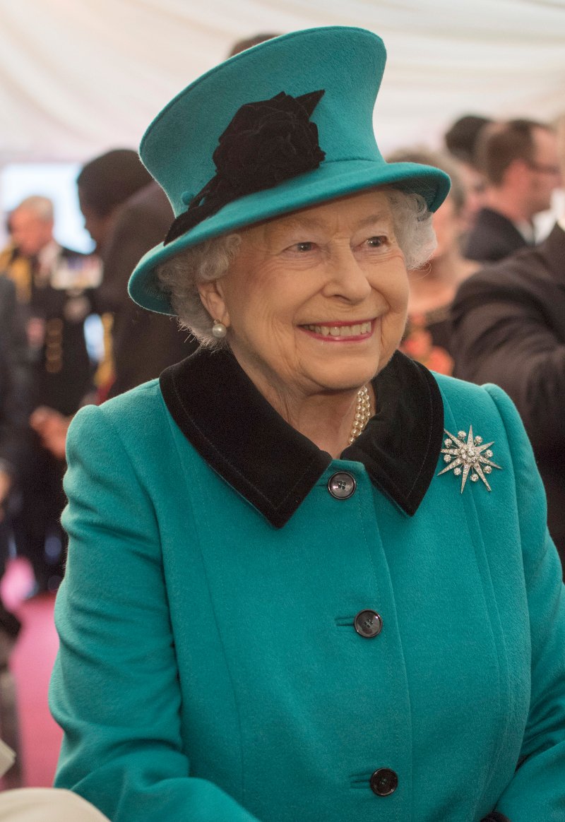 Η προμηθεύτρια εσωρούχων του παλατιού αποκαλύπτει τι φορούσαν Νταϊάνα και Ελισάβετ [εικόνες] | iefimerida.gr 3