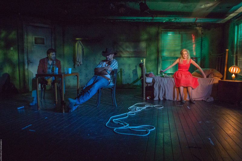 Μέσα σε 80’ ο έρωτας στην πιο άγρια, κανιβαλιστική και αδιαπραγμάτευτη μορφή του [εικόνες] | iefimerida.gr 3