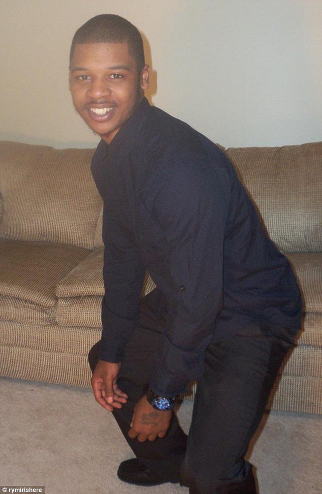 21χρονος υποστηρίζει πως είναι ο εξώγαμος γιος του Jay-Z [εικόνες] | iefimerida.gr 1