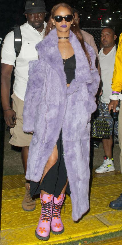 Διάσημες, όμορφες και πλούσιες έγιναν χίπισσες και ρόκαραν στην έρημο της Καλιφόρνια [εικόνες]  | iefimerida.gr 3