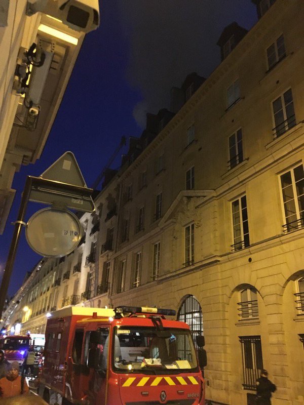 Φωτιά στο πολυτελές ξενοδοχείο Ritz στο Παρίσι [εικόνες] | iefimerida.gr 0