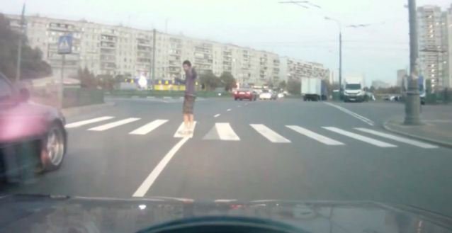 Απαγωγή που σοκάρει -Τρεις Ρώσοι «εξαφανίζουν» το θύμα τους στο πορτ μπαγκάζ  [εικόνες&βίντεο] | iefimerida.gr 0