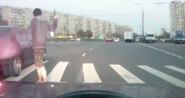 Απαγωγή που σοκάρει -Τρεις Ρώσοι «εξαφανίζουν» το θύμα τους στο πορτ μπαγκάζ  [εικόνες&βίντεο] | iefimerida.gr 1