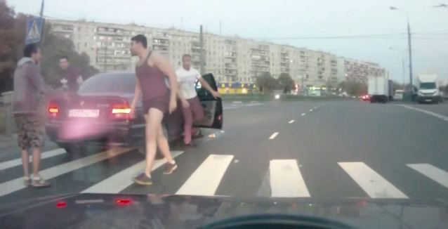 Απαγωγή που σοκάρει -Τρεις Ρώσοι «εξαφανίζουν» το θύμα τους στο πορτ μπαγκάζ  [εικόνες&βίντεο] | iefimerida.gr 2