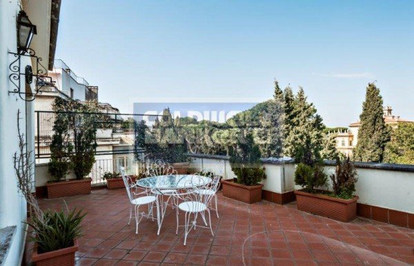 Βγαλμένο από άλλη εποχή: Το σπίτι του Φελίνι που πωλείται αντί 4,6 εκατ. ευρώ [εικόνες] | iefimerida.gr 0