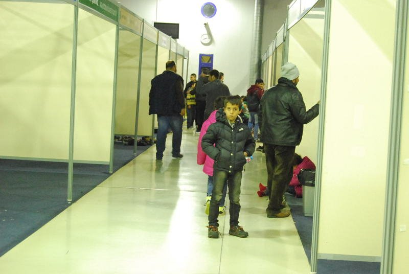 Ενας Σύρος πρόσφυγας εξηγεί: Γιατί διαλέξαμε να περάσουμε από την Ελλάδα και όχι από τη Βουλγαρία ή την Αλβανία [εικόνες] | iefimerida.gr 0