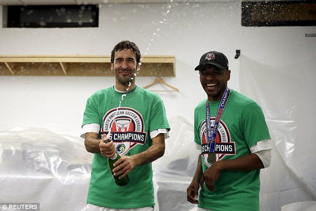 Ο Ραούλ έβαλε τέλος στην καριέρα του - 22 τίτλοι σε 21 χρόνια παρουσίας στα γήπεδα [εικόνες] | iefimerida.gr 0