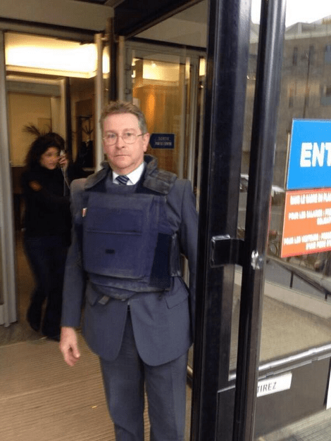 Ανθρωποκυνηγητό για τον εντοπισμό του ενόπλου που έσπειρε τον τρόμο στο Παρίσι [εικόνες] | iefimerida.gr 3