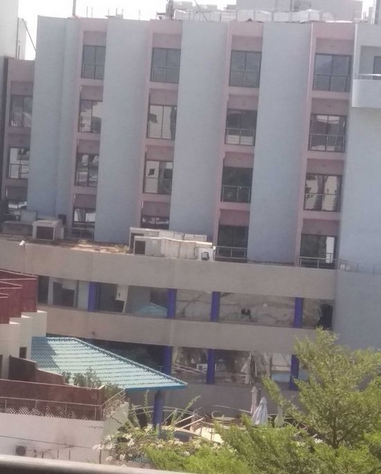 Εληξε η ομηρία στο ξενοδοχείο στο Μάλι μετά από επέμβαση - 27 νεκροί [εικόνες & βίντεο] | iefimerida.gr 10