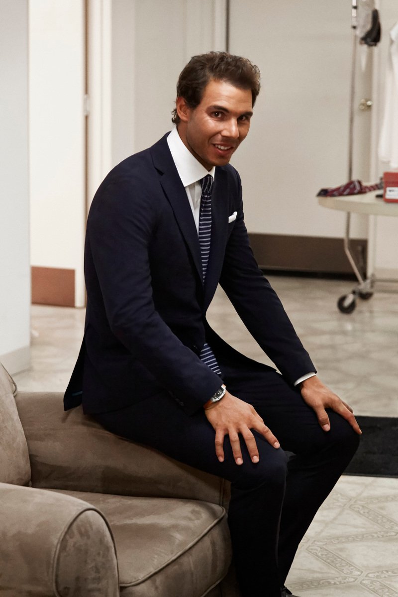 Ο Ράφαελ Ναδάλ «απογειώνει» τα νέα ανοιξιάτικα κουστούμια της Tommy Hilfiger- Πιο κομψός και στιλάτος από ποτέ [εικόνες] | iefimerida.gr 1