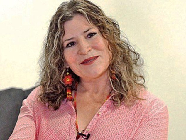 Σταυρώθηκε επειδή την απέκλεισαν από τα ψηφοδέλτια [εικόνες] | iefimerida.gr 4