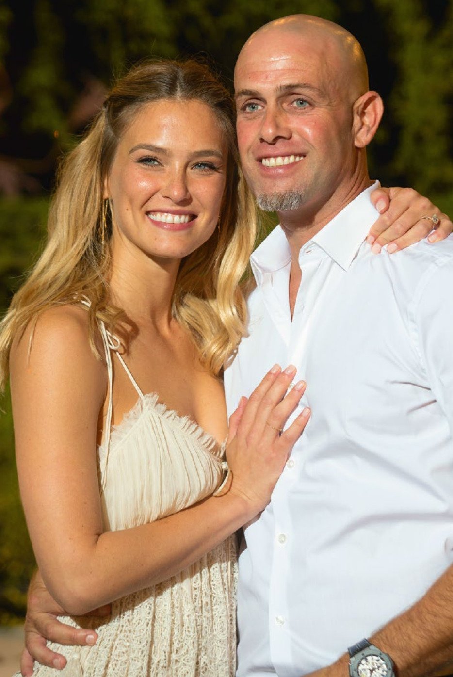 Το άλμπουμ γάμου της Μπαρ Ραφαέλι -Οταν πέταξε το boho νυφικό για να βάλει το σέξι φόρεμα με το θανατηφόρο σκίσιμο [εικόνες]  | iefimerida.gr 7