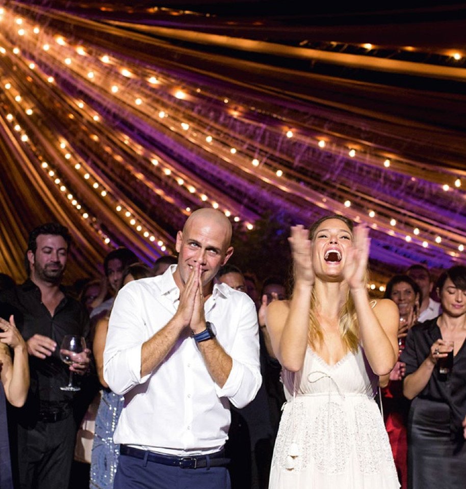 Το άλμπουμ γάμου της Μπαρ Ραφαέλι -Οταν πέταξε το boho νυφικό για να βάλει το σέξι φόρεμα με το θανατηφόρο σκίσιμο [εικόνες]  | iefimerida.gr 11