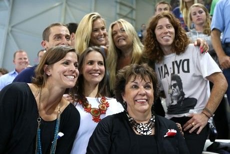 Πανηγυρισμοί και χασμουρητά: Οι διάσημοι παρακολουθούν από κοντά Ολυμπιακούς [εικόνες] | iefimerida.gr 6