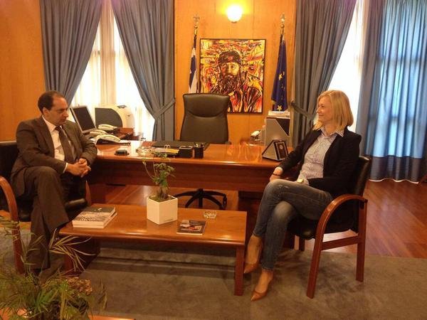 Η απίστευτη κορνίζα του υπουργού Υποδομών Χρήστου Σπίρτζη [εικόνα] | iefimerida.gr 0