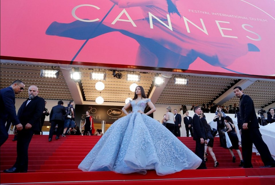 Κάννες: Η σούπερ σταρ του Bollywood που θα μείνει στην ιστορία του Φεστιβάλ [εικόνες] | iefimerida.gr 3