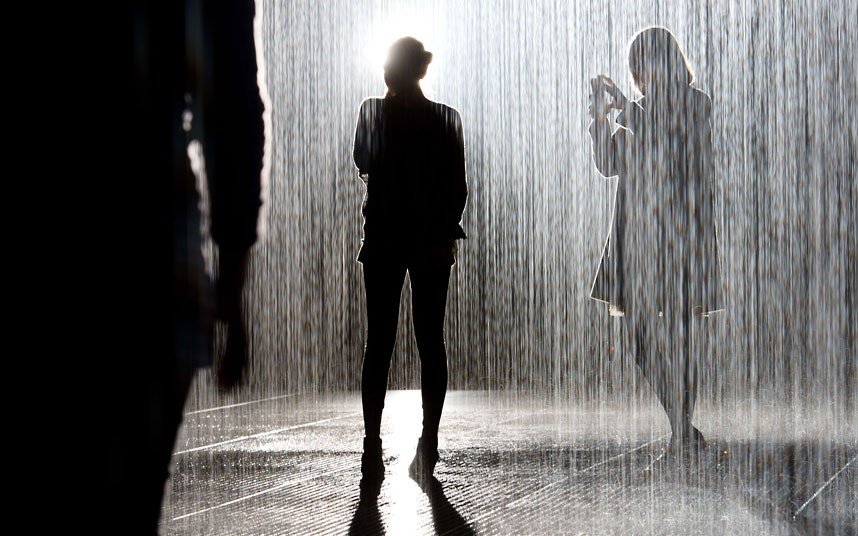 Rain room: Όταν η βροχή γίνεται έργο τέχνης [εικόνες] | iefimerida.gr 7