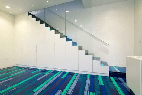 Πώς ένα ρετρό σπίτι μετατράπηκε στην πιο ντιζαϊνάτη κατοικία της Γης: Εντονα χρώματα, καταπακτές και απίθανες σκάλες [εικόνες] | iefimerida.gr 6