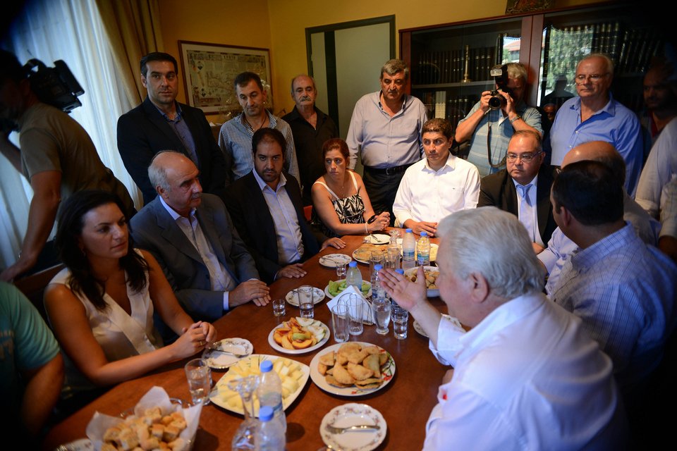 Οι ρακές του Βαγγέλη Μεϊμαράκη στην Κρήτη [εικόνες] | iefimerida.gr 1