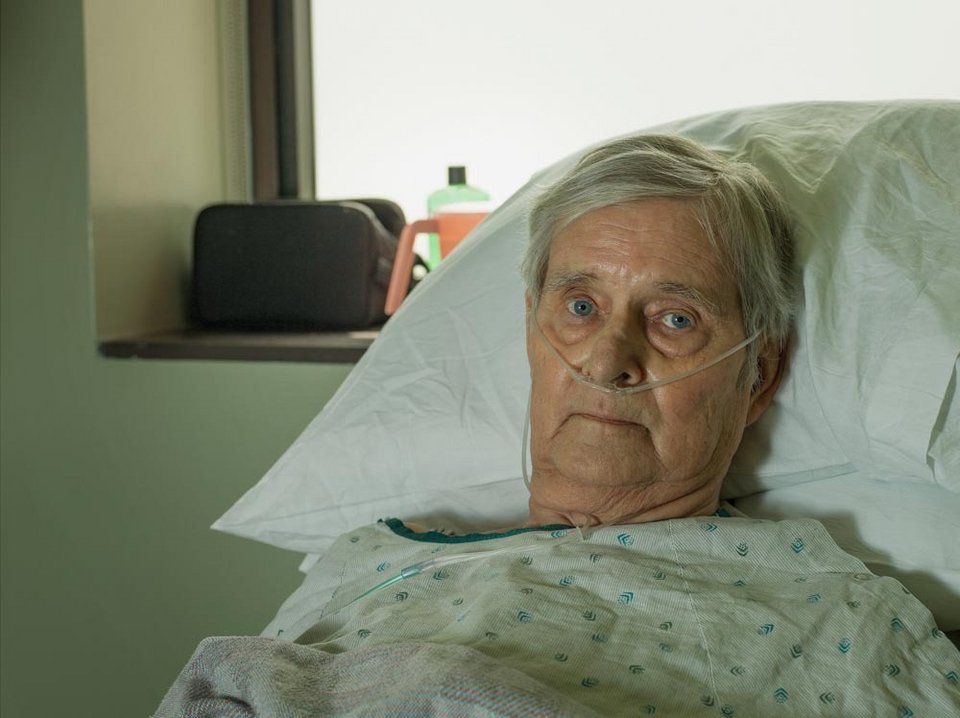 Δυναμικά πορτραίτα ανθρώπων στις τελευταίες στιγμές της ζωής τους -Καθημερινοί ήρωες που δίνουν μάχη με το θάνατο [εικόνες] | iefimerida.gr 4