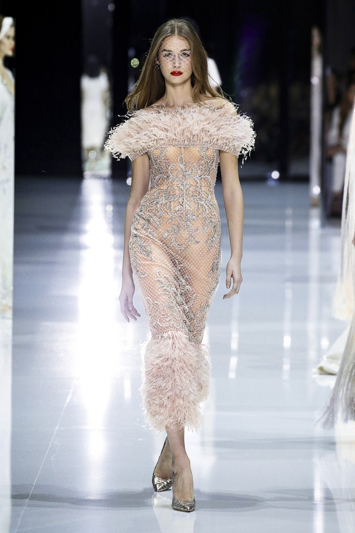 Αποκαλύφθηκε: Χειροποίητο νυφικό του βρετανικού οίκου Ralph & Russo, αξίας 113.000 ευρώ θα φορέσει η Μέγκαν Μαρκλ [εικόνες] | iefimerida.gr 13